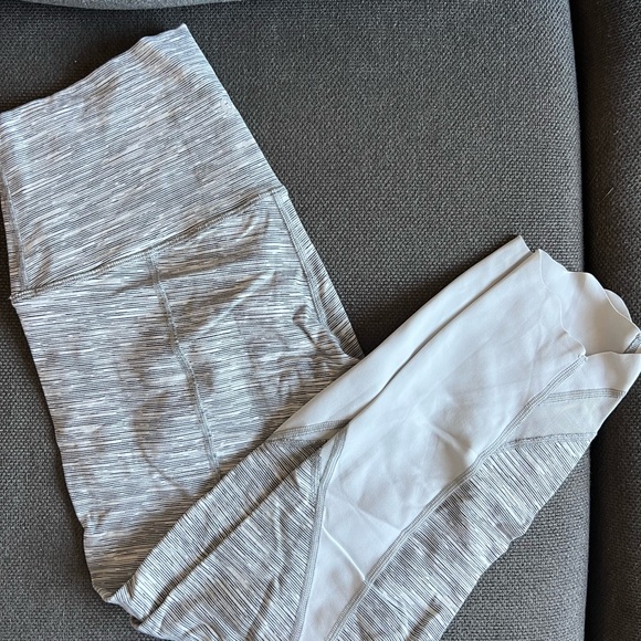 Wunder Under - Picture 2 of 2